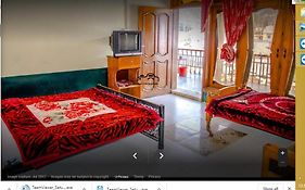 Golden Star Hotel Kalam